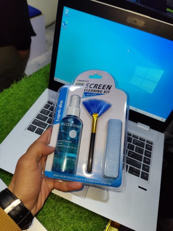 Laptop cleaning kit